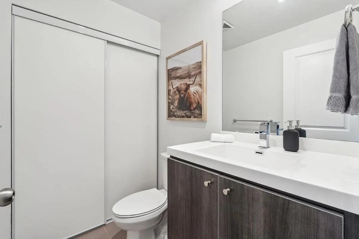 Prime Downtown Condo - St Lawrence Parking Toronto