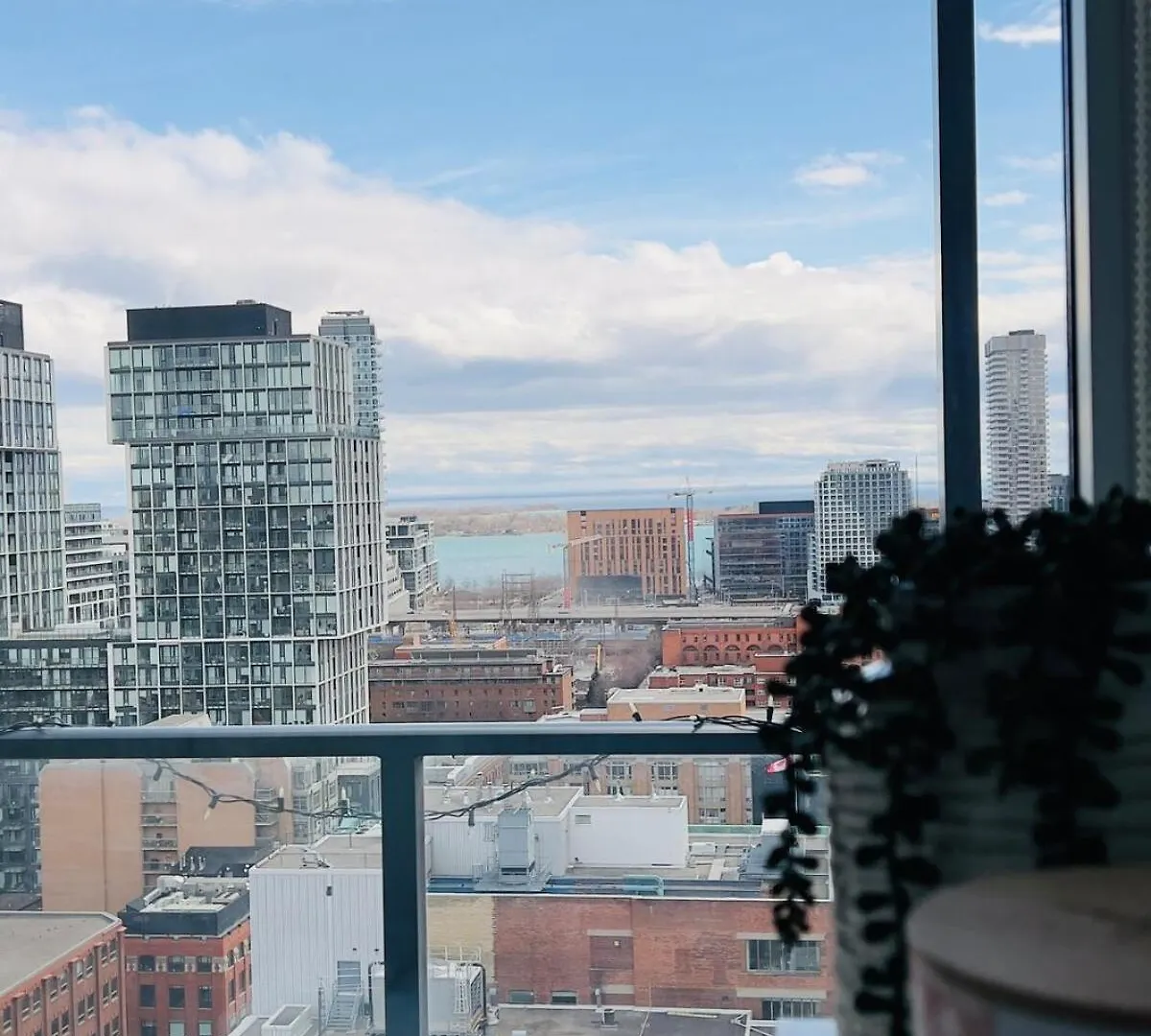 Prime Downtown Condo - St Lawrence Parking Toronto