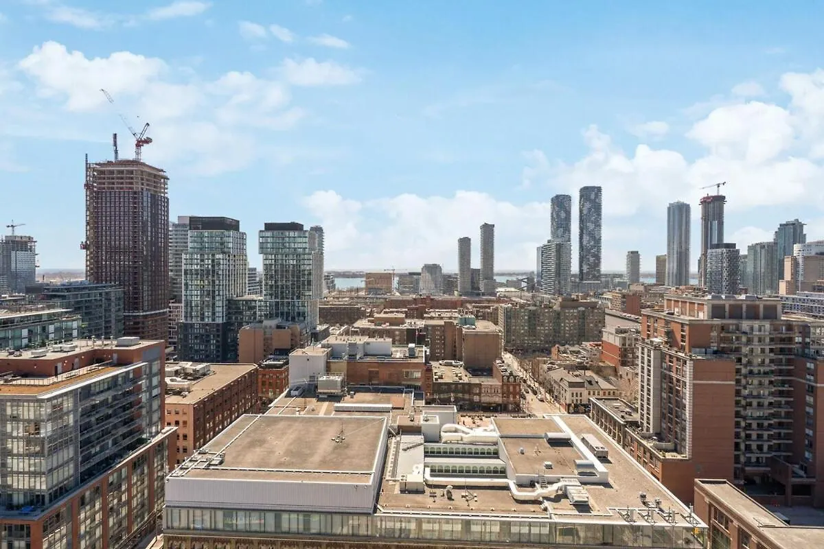 Prime Downtown Condo - St Lawrence Parking Toronto